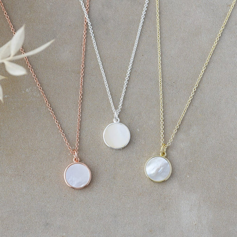 alluring necklace- mother of pearl