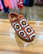 granny square platform sherpa slip on- brown