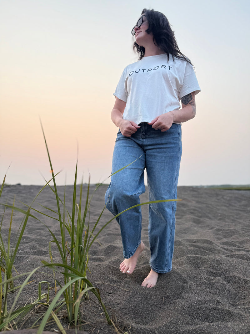 the outport everyday tee- driftwood