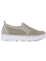 tulip platform shoe- atmosphere