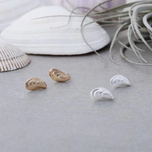 mussel shell studs