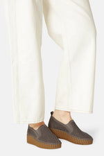 tulip platform shoe- wheat mocca