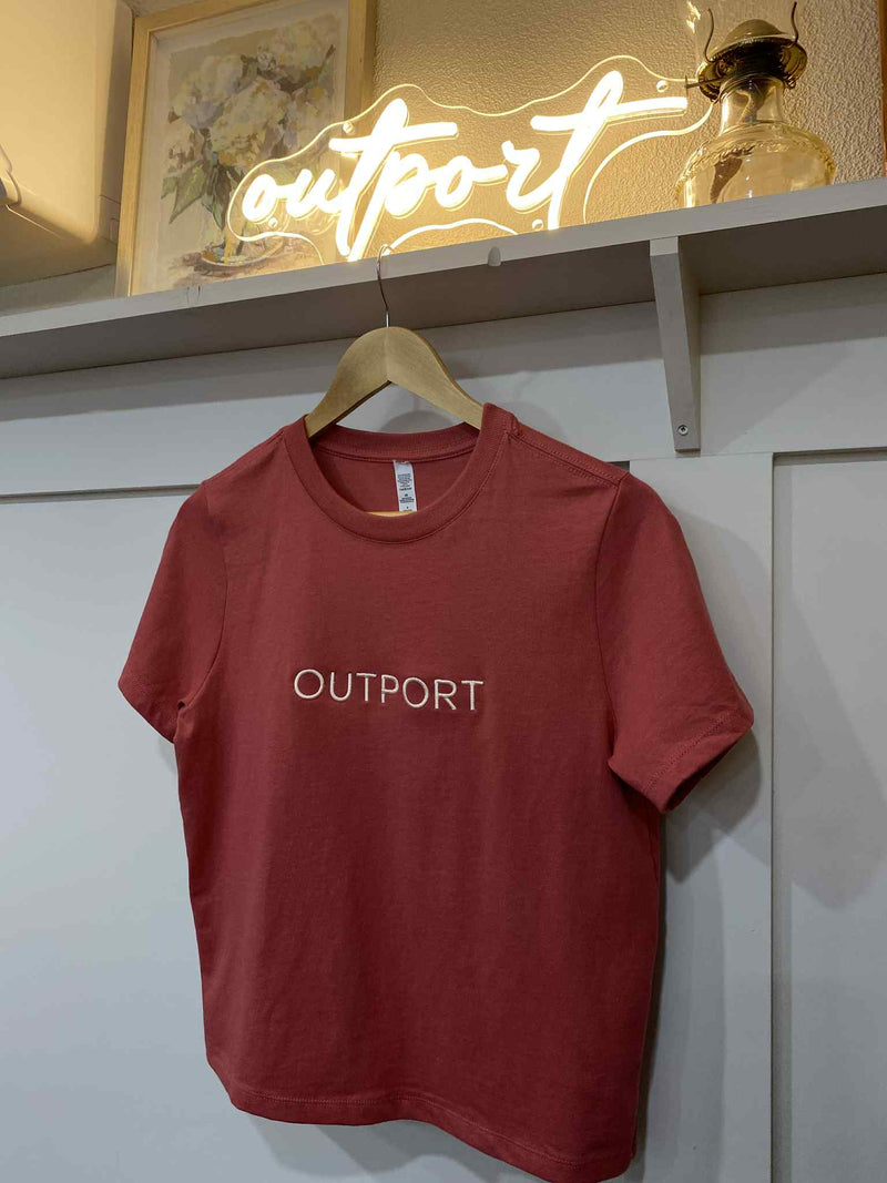 the outport everyday tee- strawberry