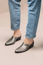 gina pointed toe block heel mule: pewter