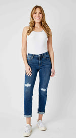 slim fit distressed jean