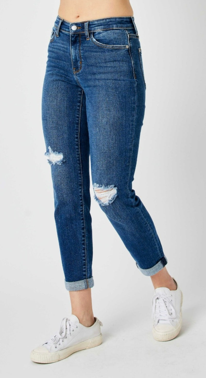 slim fit distressed jean