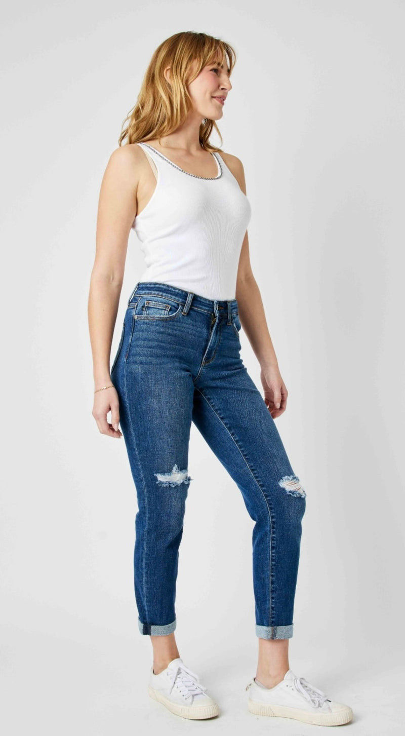 slim fit distressed jean