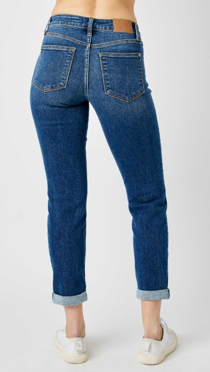 slim fit distressed jean