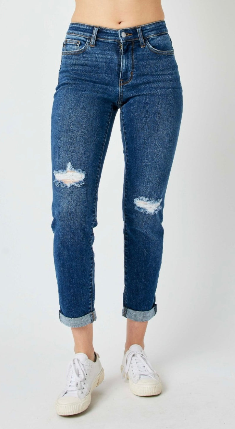 slim fit distressed jean