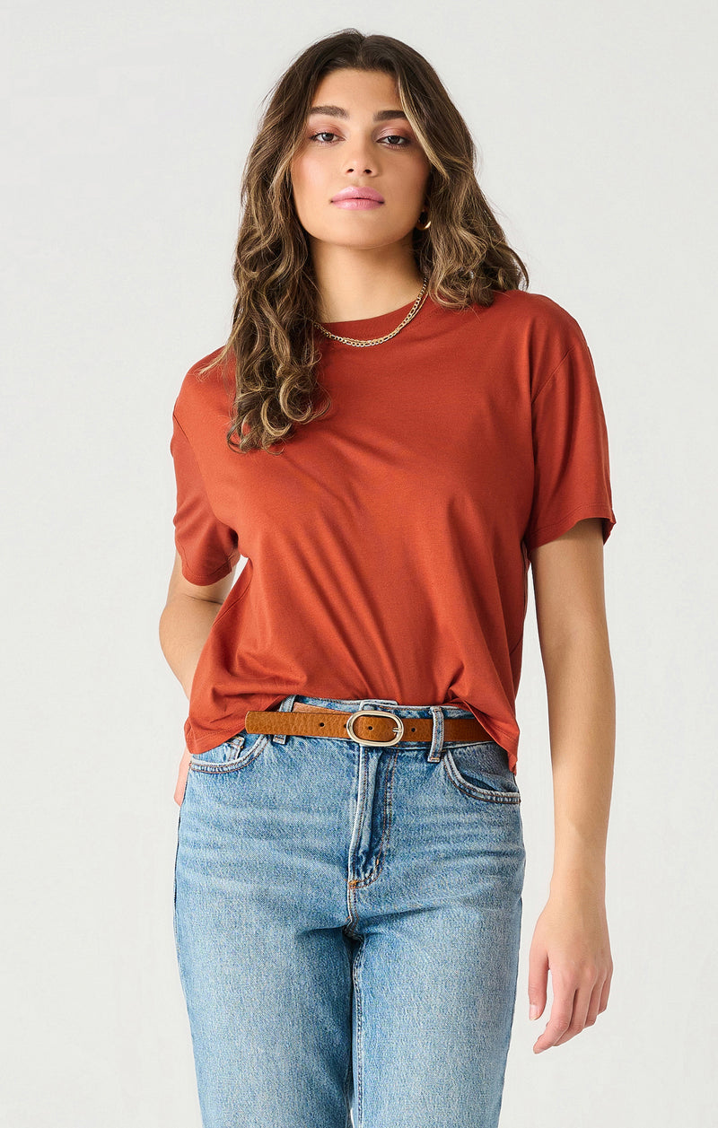 chole essential tee