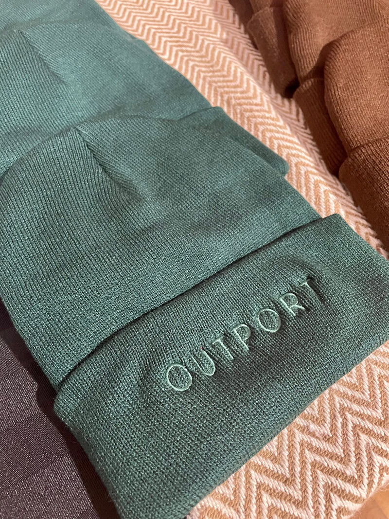 the outport beanie- forest green