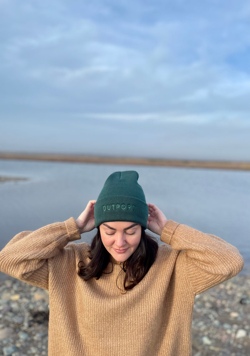 the outport beanie- forest green