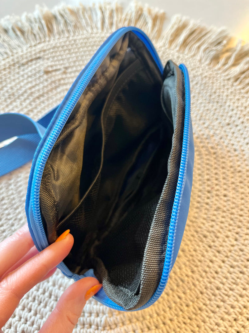 the belt bag- blue